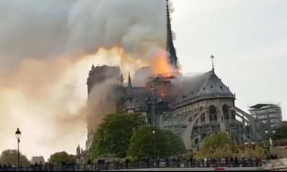 Terrible incendie dans la Cathédrale Notre-Dame de Paris