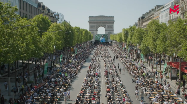 La plus grande dictée du monde a eu lieu sur les Champs-Élysées