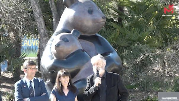 大熊猫铜雕落成揭幕仪式在博瓦尔动物园举行
