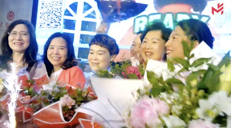 法国华侨华人妇女联合会隆重庆祝母亲节暨五月生日会